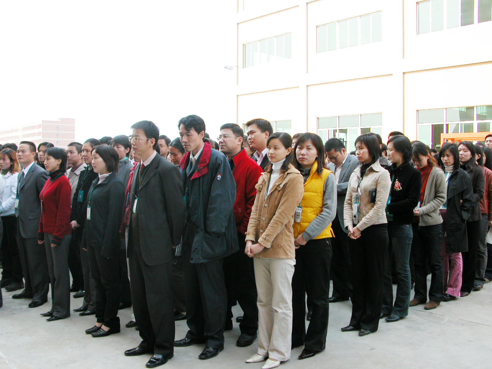 因?yàn)橛心?，世界如此美? ——達(dá)意隆愛心資助希望工程